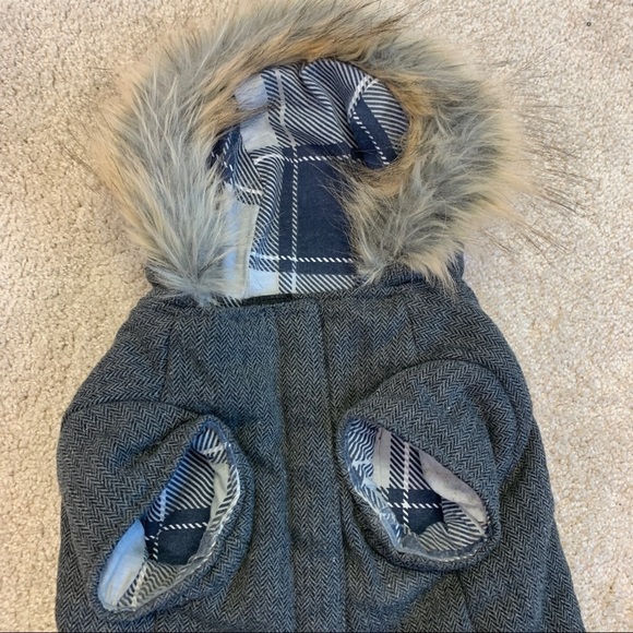 Cozy Charcoal Dog Jacket with Faux Fur Trim - Picture 3 of 12